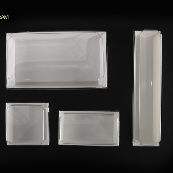 Wholesale New Design Eco-friendly Disposable White Kraft Paper Sushi Container PET Material Cake Sushi Tray with Lid