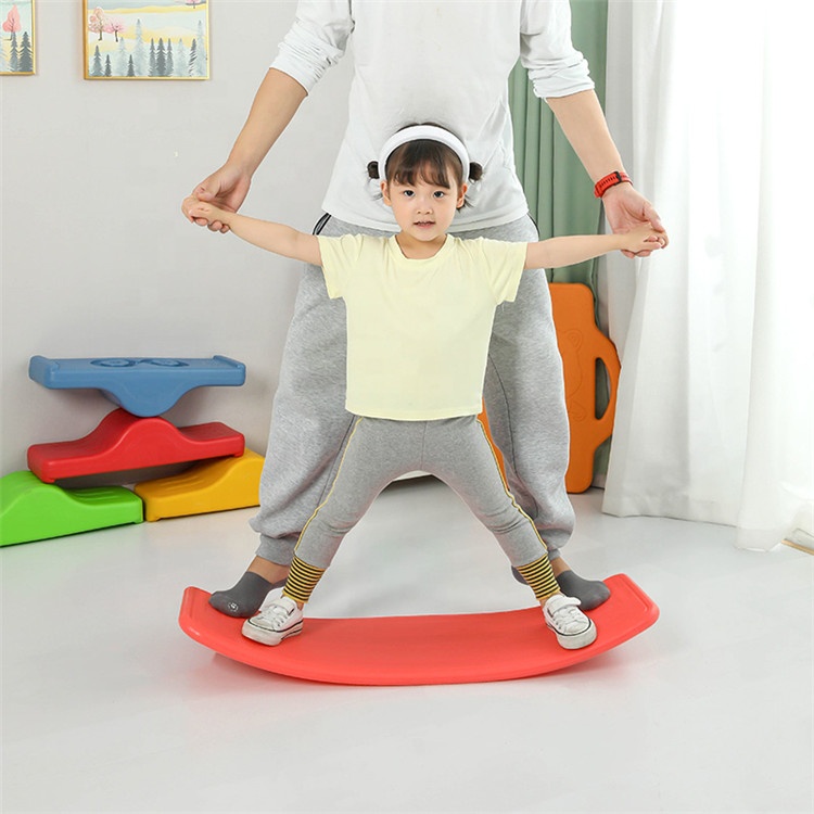 Cheap price plastic children seesaw Curved board plastic Balance Board toy for kids trainning balance
