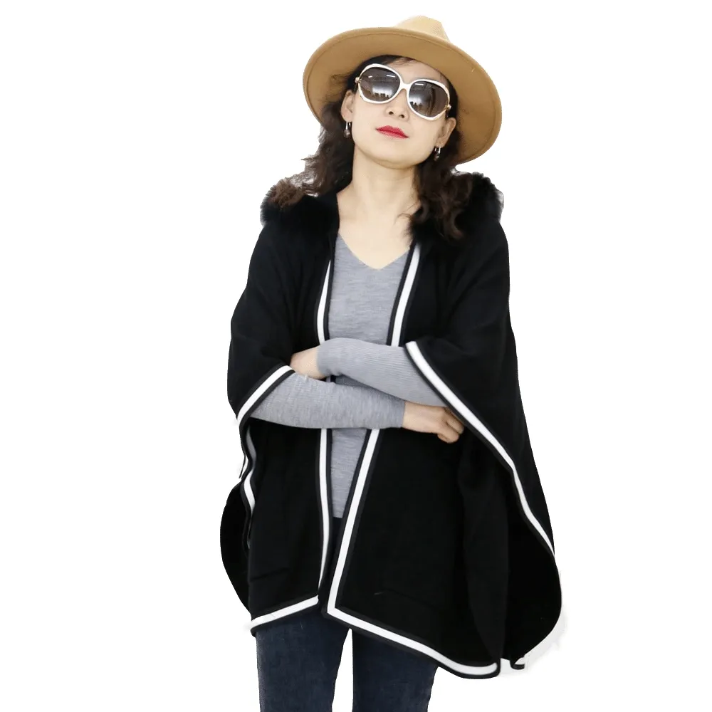 Новый дизайн, акриловая вязаная Длинная зимняя женская белая полосатая черная накидка с меховым капюшоном