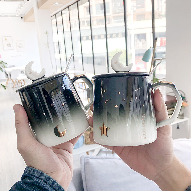 Korean moon painted gold potbellied 3D ceramic mug with lid and spoon