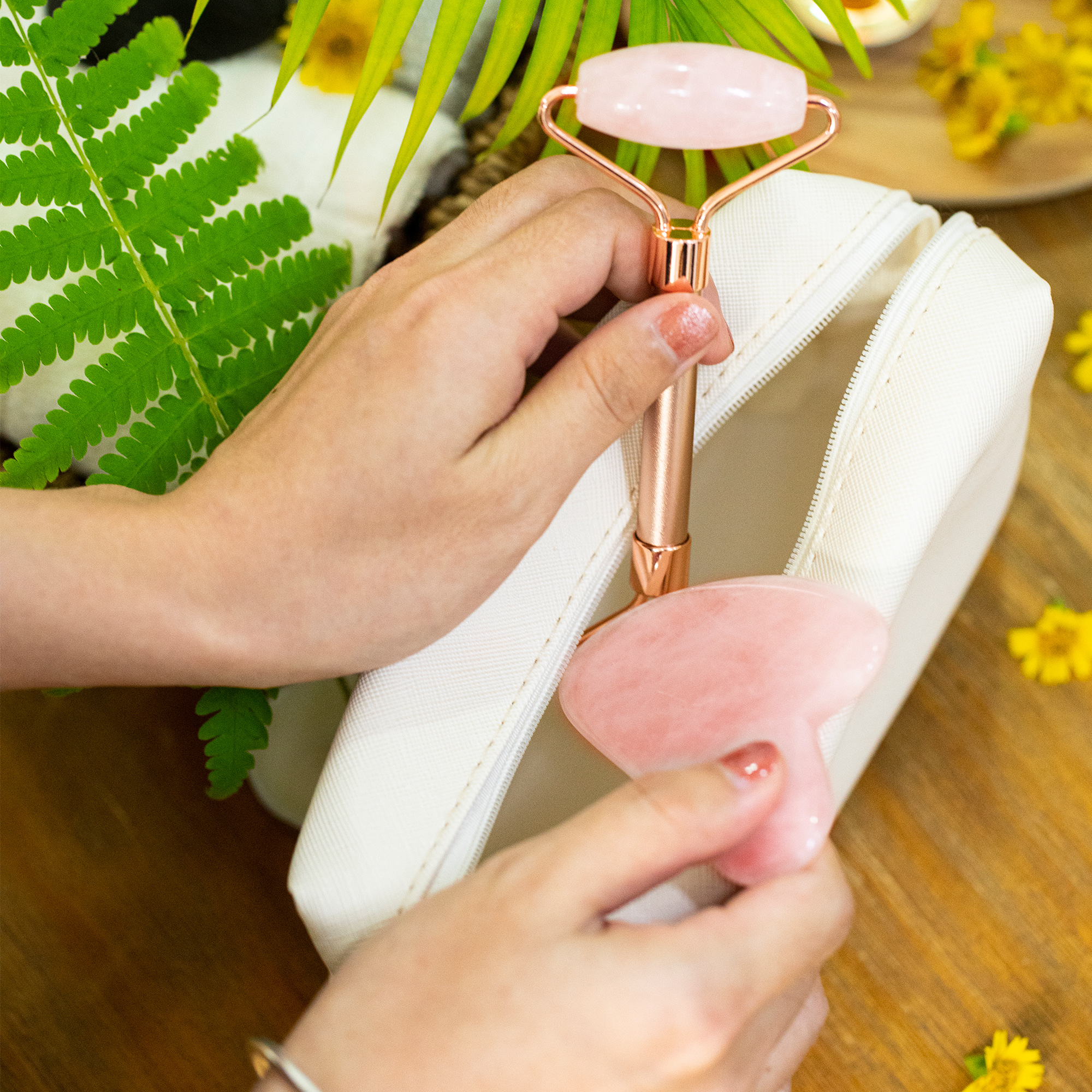 Best Selling Custom Logo Promotional Waterproof Women face roller ice roller massager