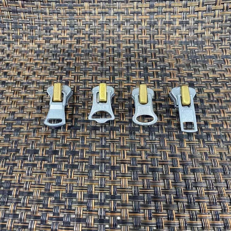 Metal antique brass plating zipper straight Nickel Free puller custom logo