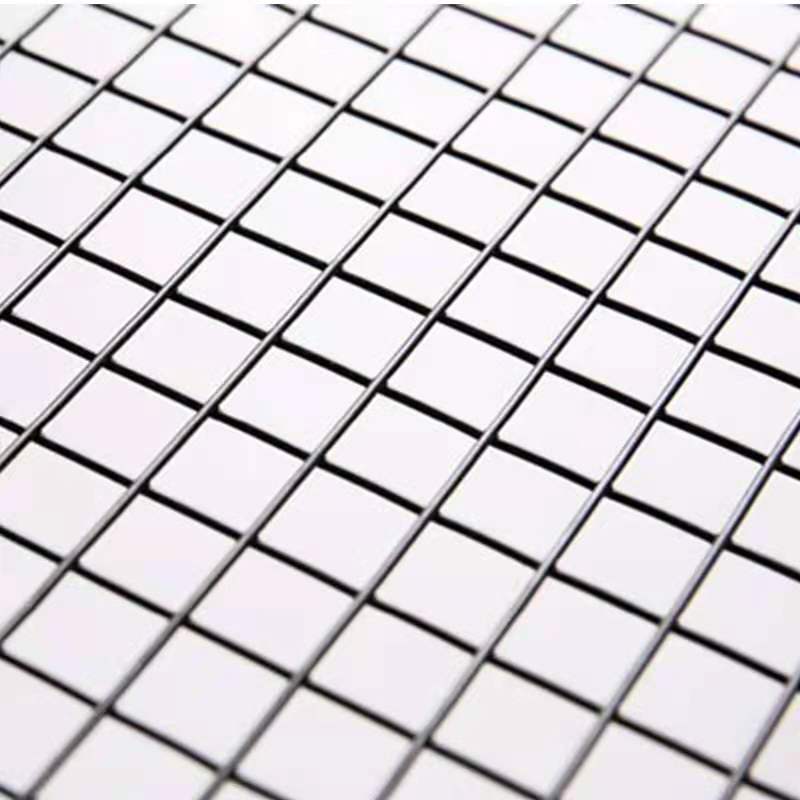 Hot dipped galvanized welded wire mesh fence pane sheets sizes