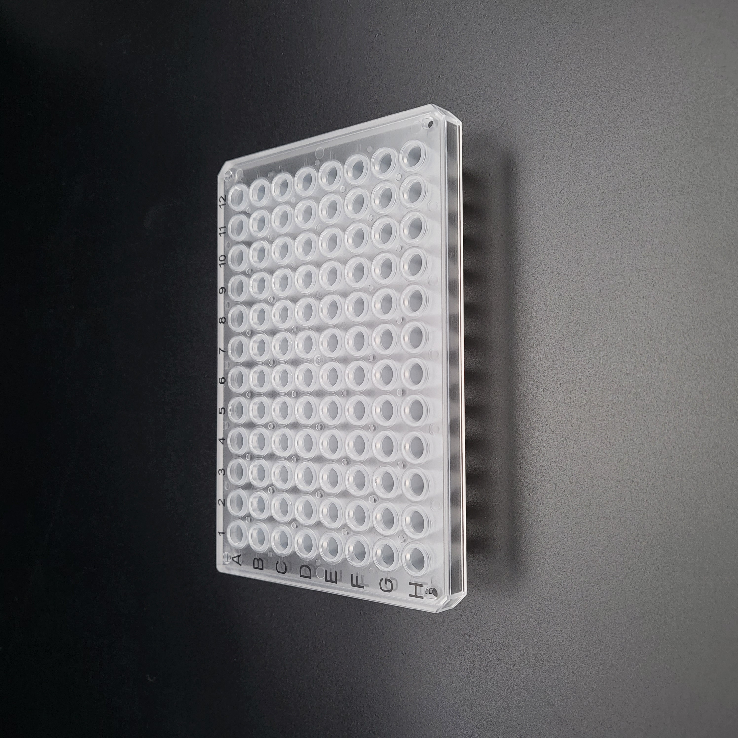 High Quality 0.2ml 96 Wells PCR Plate Half - Skirted Transparent Thickening
