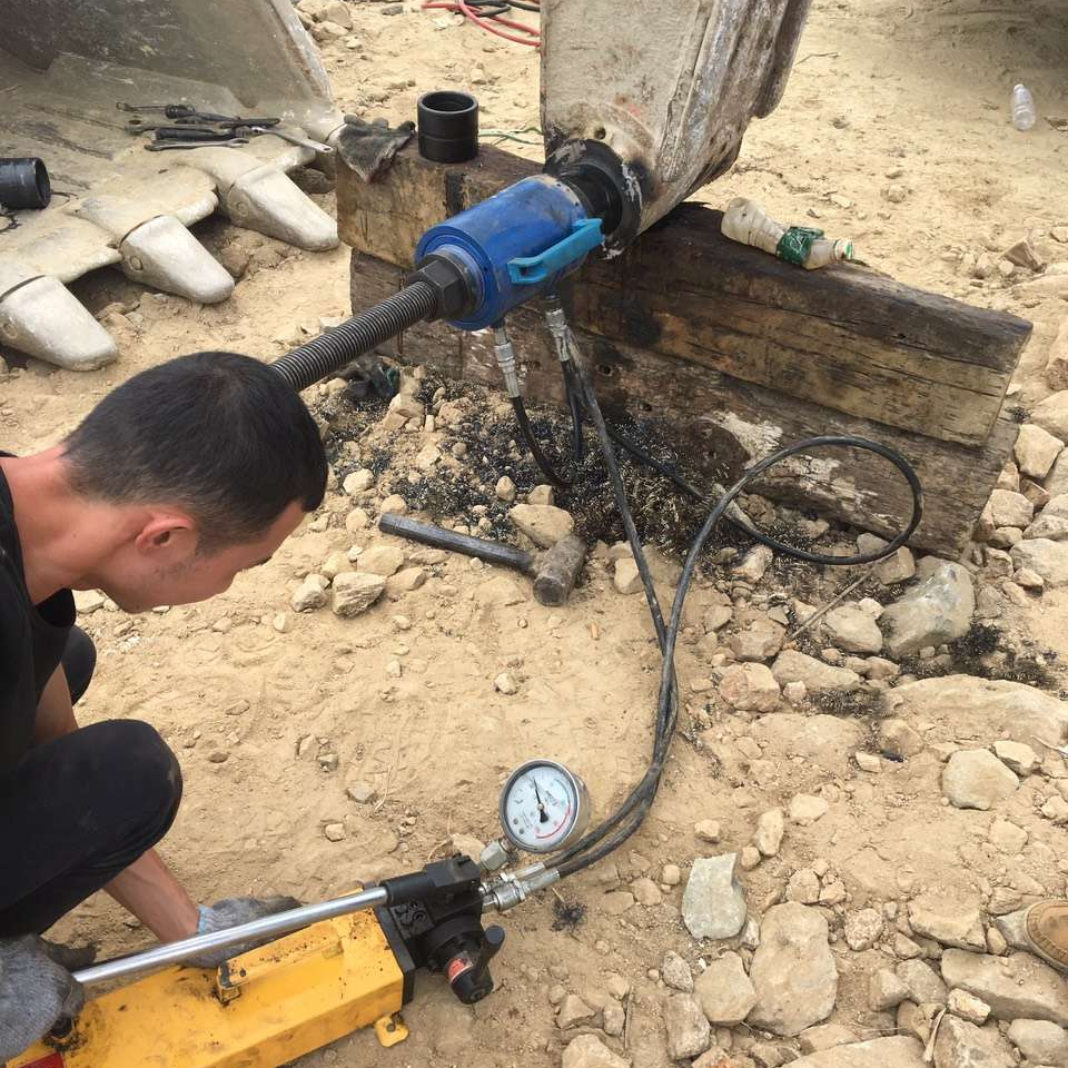 Portable Sleeve Press Cylinder liner pressing tool Construction Machinery Bushing Press 70T flashlight integrated sleeve machine