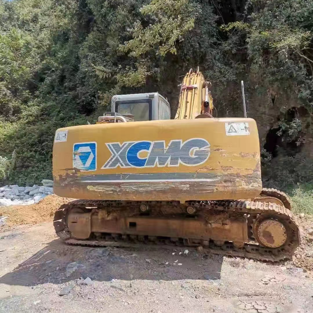 Используемый землеройный экскаватор XMG XE260