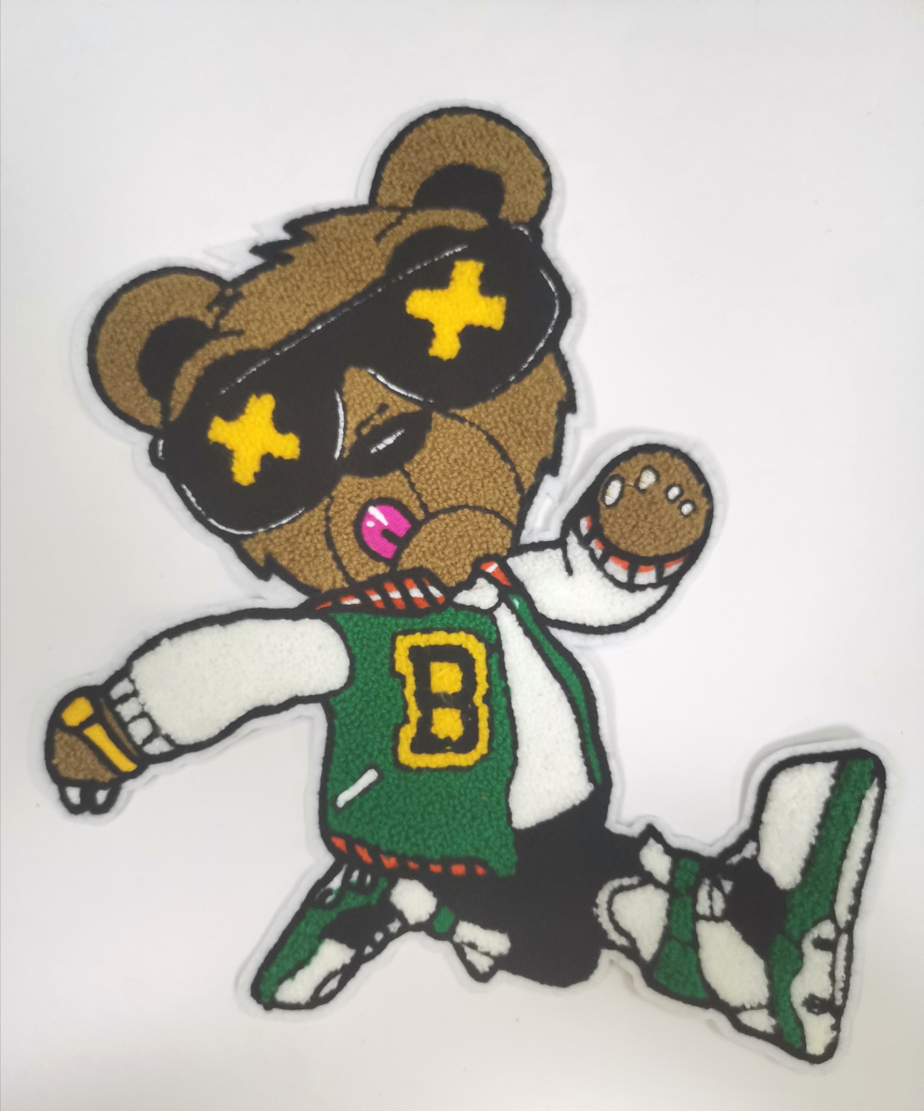100% Machine Embroidery Patches and chenille patches with Iron on appliques for garments