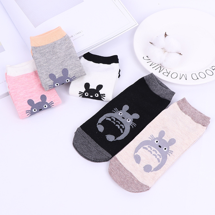 Wholesale New Fashion Cute Cartoon Anime Totoro Women Socks Soft Cotton Funny Novelty Women Ankle Socks