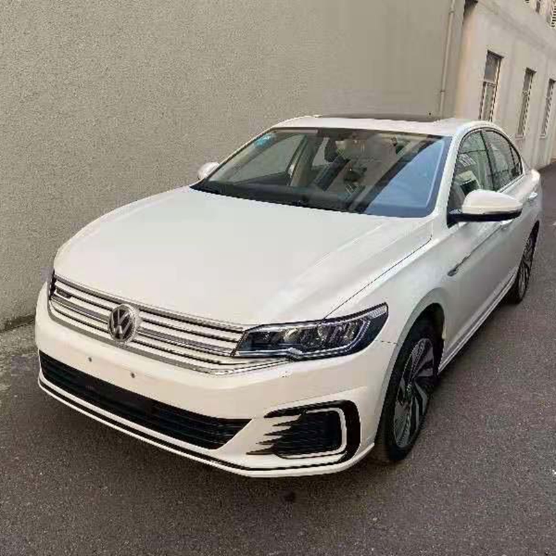 Подержанный электромагнитный седан Volkswagen Bora 2019, дальность NEDC 270 км
