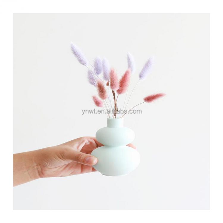 Wholesale Natural Hot Selling Bleached Real Touch Rabbit Tails For Festival Decoration
