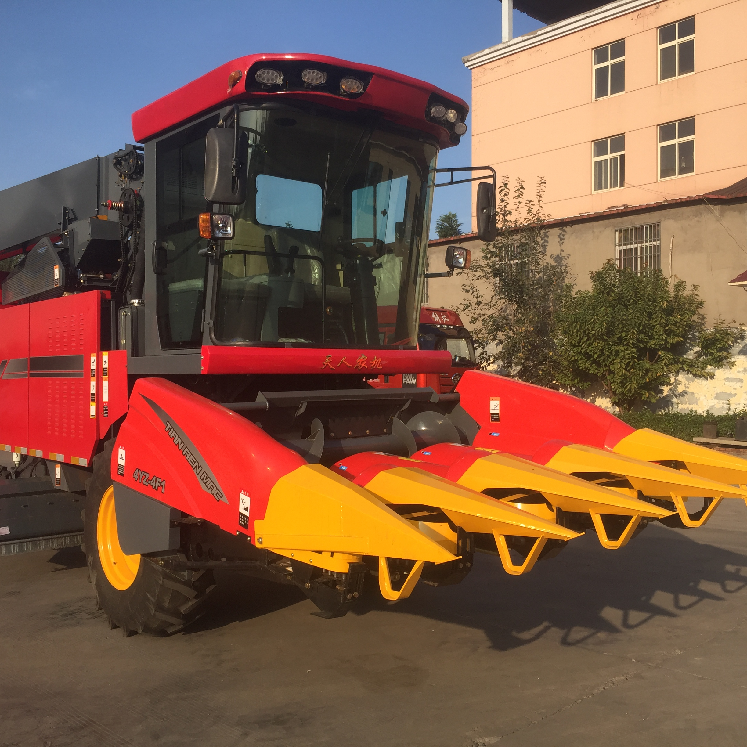 TIANREN 4 строки зерноуборочный комбайн кукурузы 4YZ-4 (обычного размера)