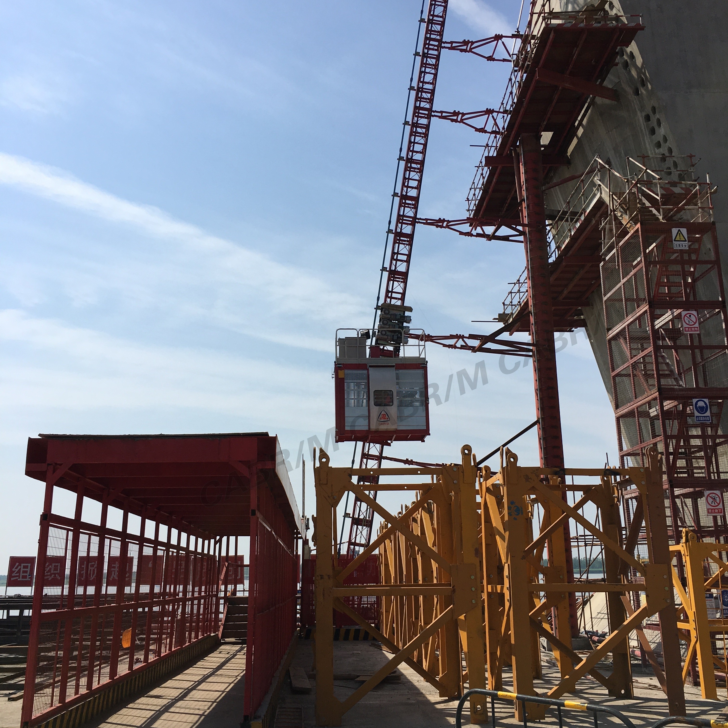 EAC And CE Approved Curved And Inclined Construction Elevator With Compact Structure China Manufacturer