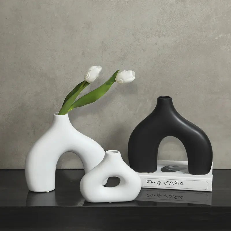 new arrival art craft interior nordic flower vase handcraft desktop decoration minimalist white black matte  ceramic vases