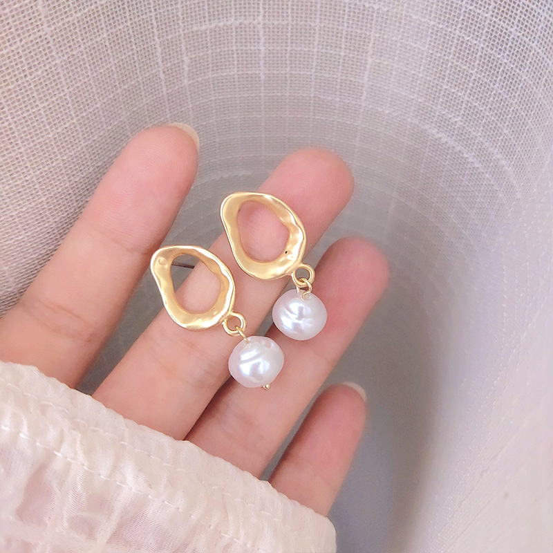 Earrings Pearl style temperament high-end earrings high sense love earrings simple net red