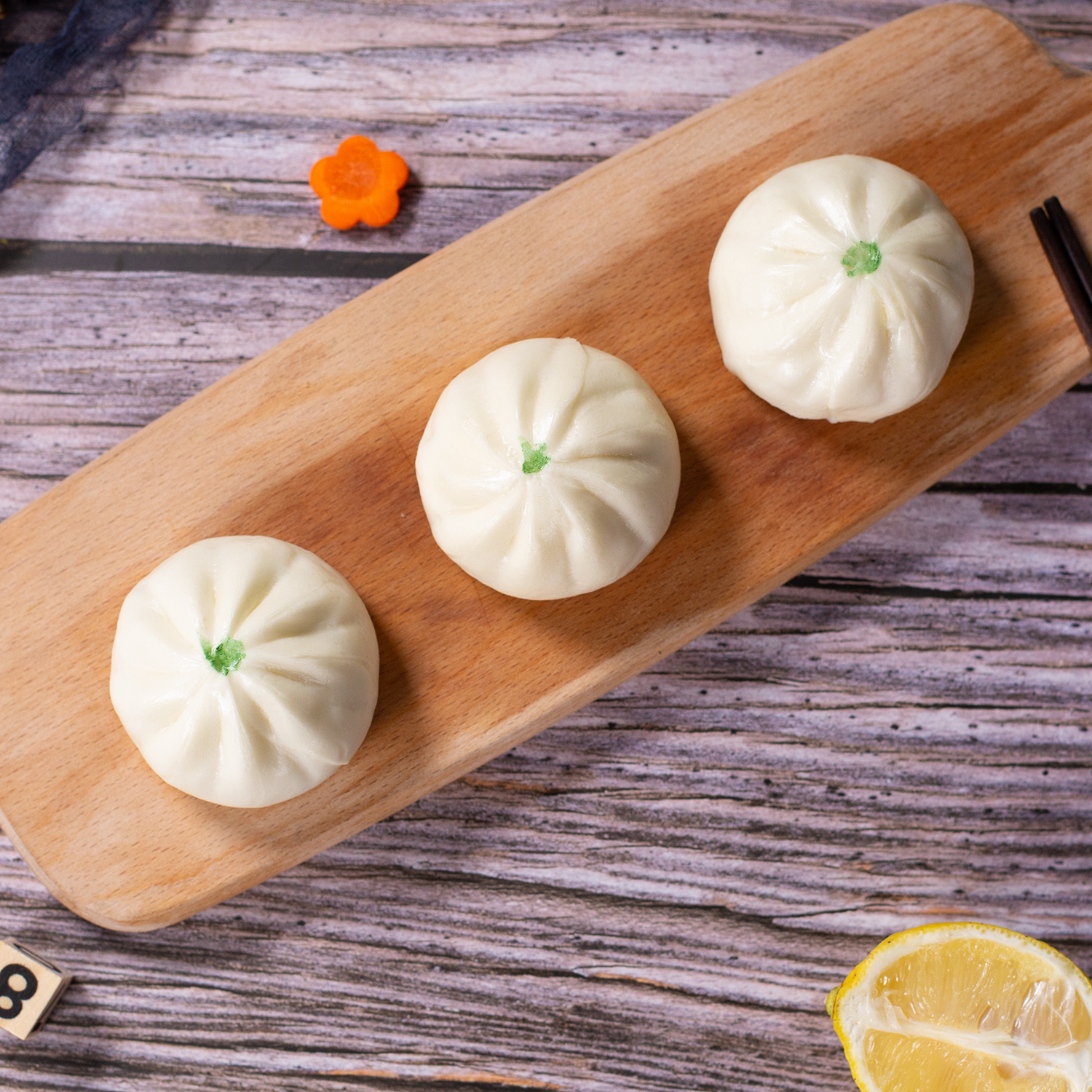 Замороженные паровые овощные булочки baozi, приготовленные овощные булочки