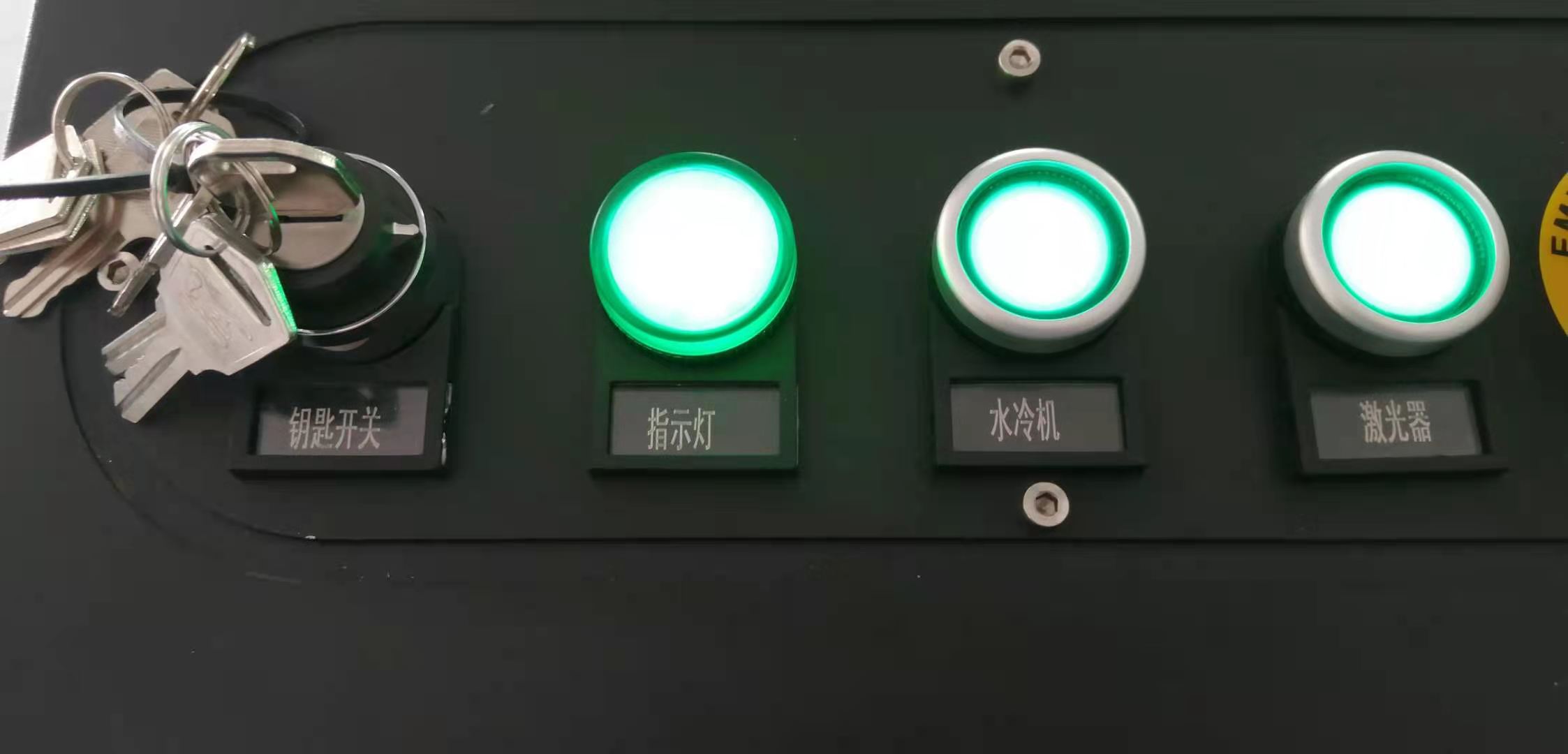 Портативная волоконная лазерная сварка для кухонных шкафов из листового металла
