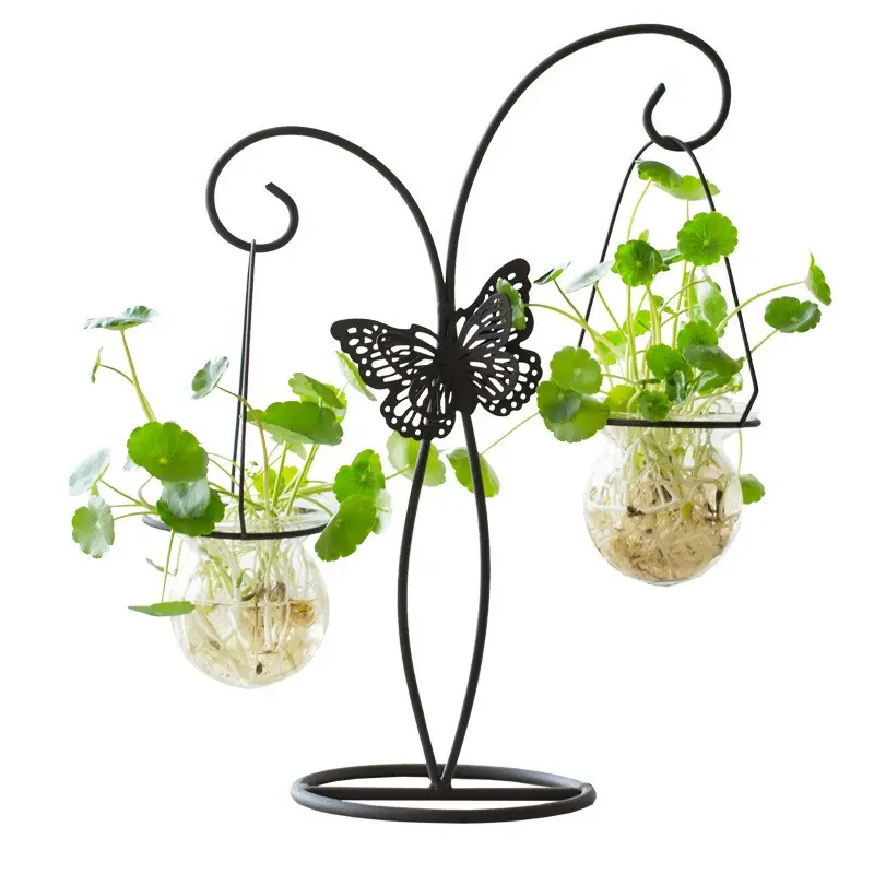 Креативная проволочная ваза-бабочка