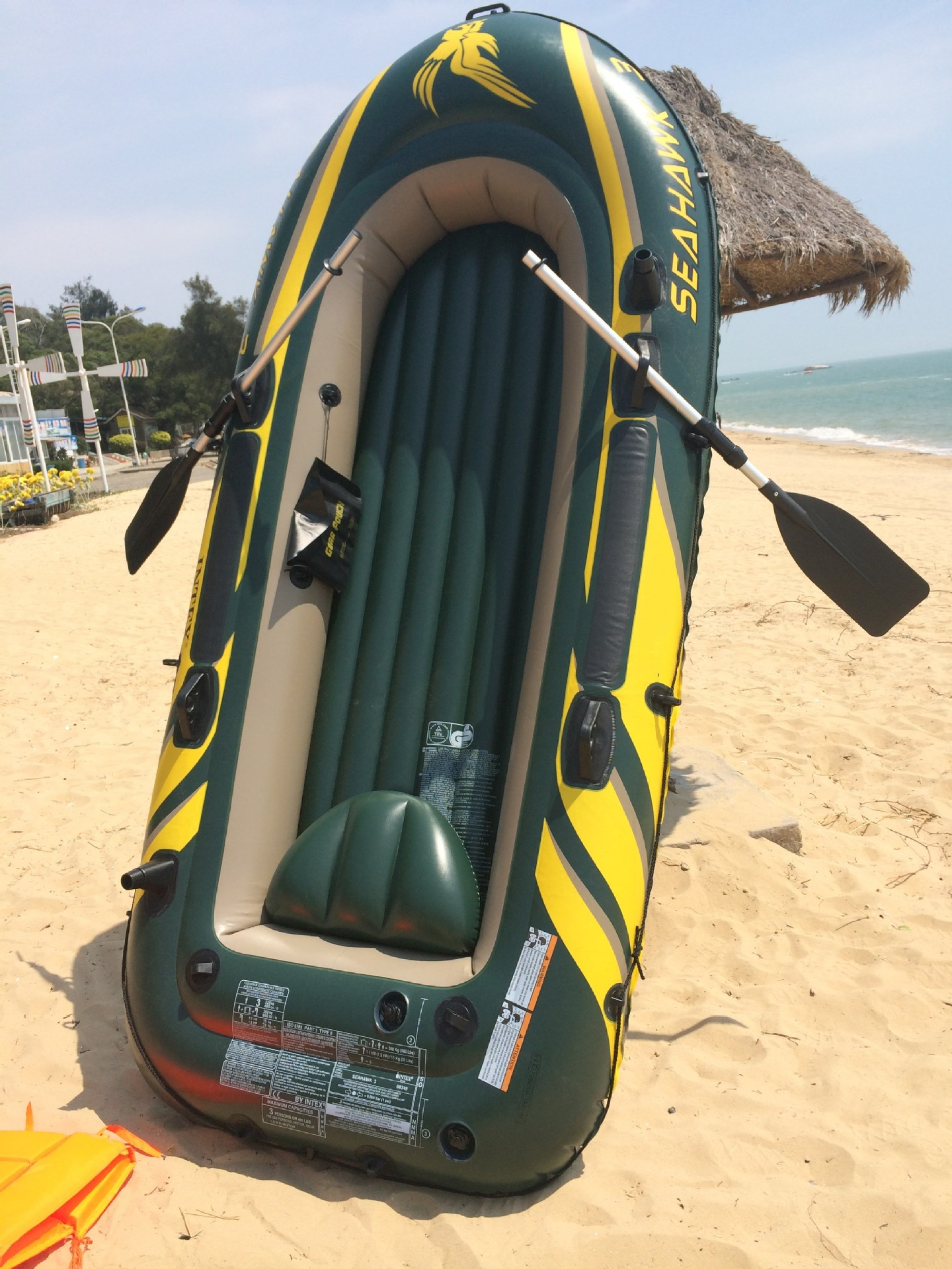 wholesale High quality thickened 3 person inflatable fishing boat canoe kayak 295*137*43cm thickened inflatable fishing boat