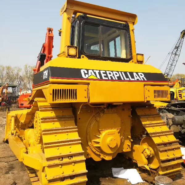 Caterpillar D7H bulldozer crawler cummins bulldozer engine