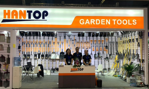 73316 Hantop  sharp shovel with timber handle