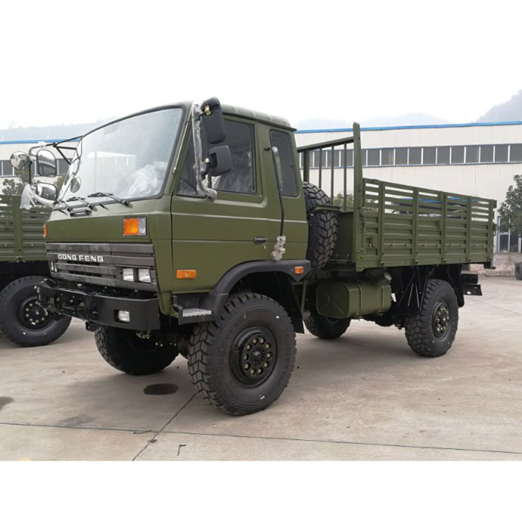 Китай Dongfeng 4x4 внедорожных Военная Униформа бронетранспортер грузовой автомобиль