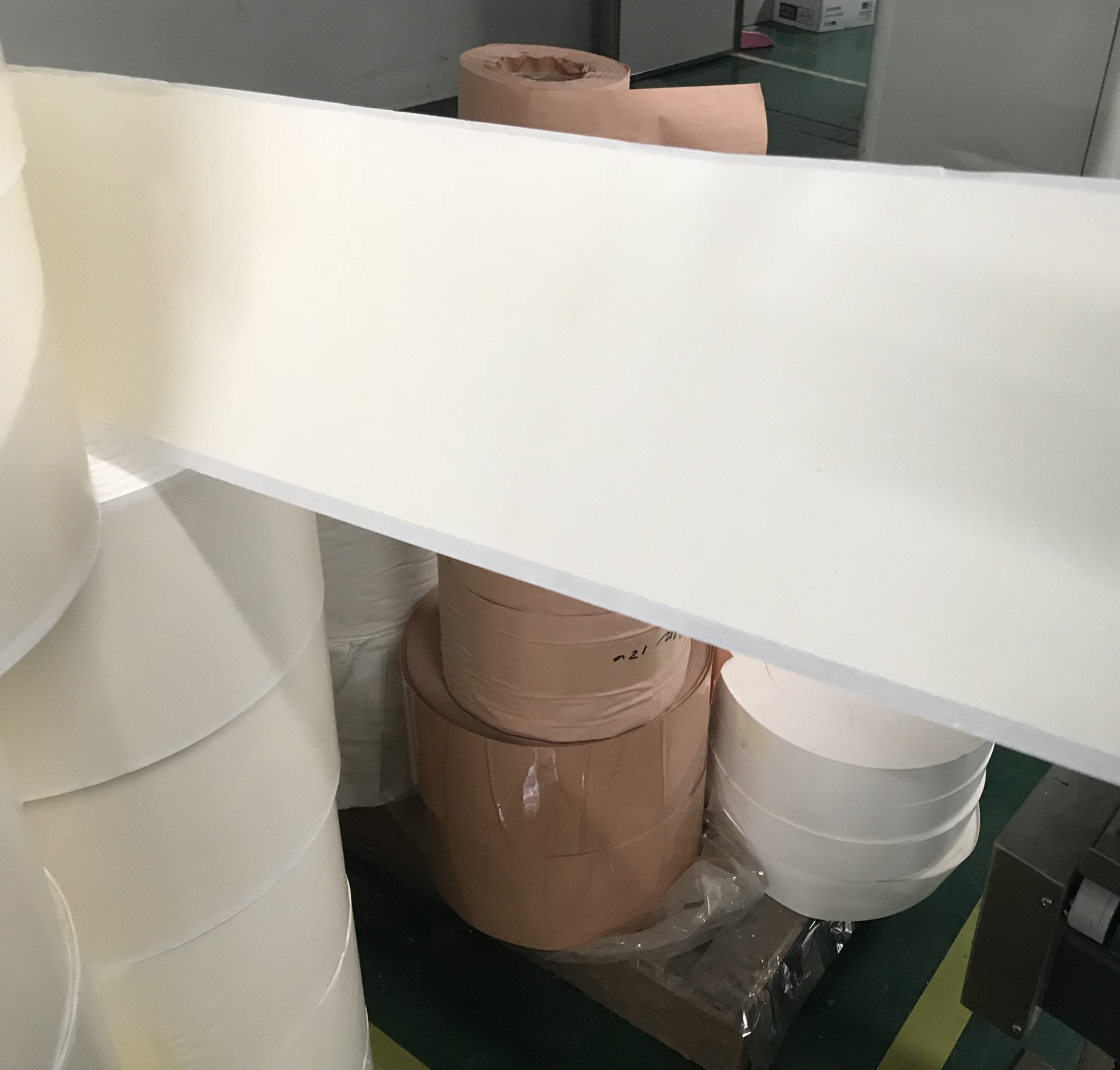 Jumbo Roll of Medical Adhesive Tape With Or Without Glue Coated