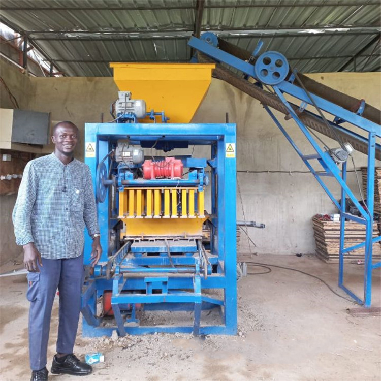QT4 - 24 industry Semi automatic concrete cement hollow blocks brick making machinery