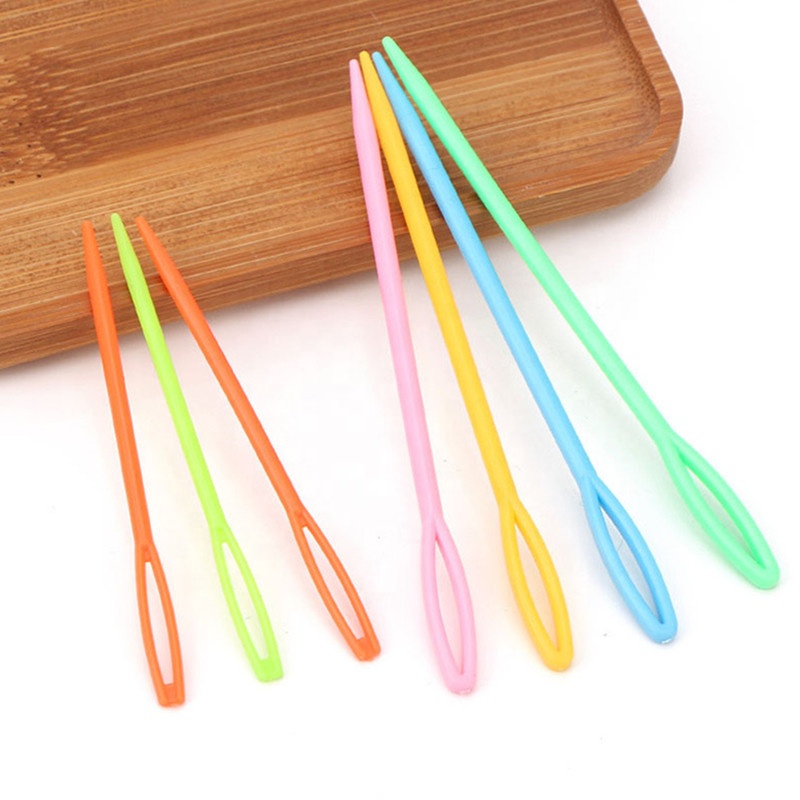 Hot selling 7cm 9cm Multi color Plastic Hand Sewing Needles Knit Weaving Tools