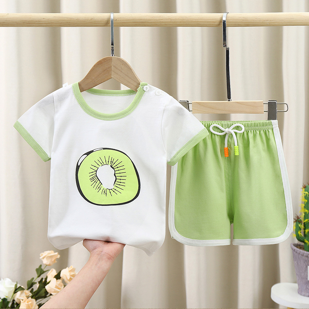 2021 new children's short-sleeved suit, pure cotton Korean version of children's suit T-shirt and shorts two-piece suit