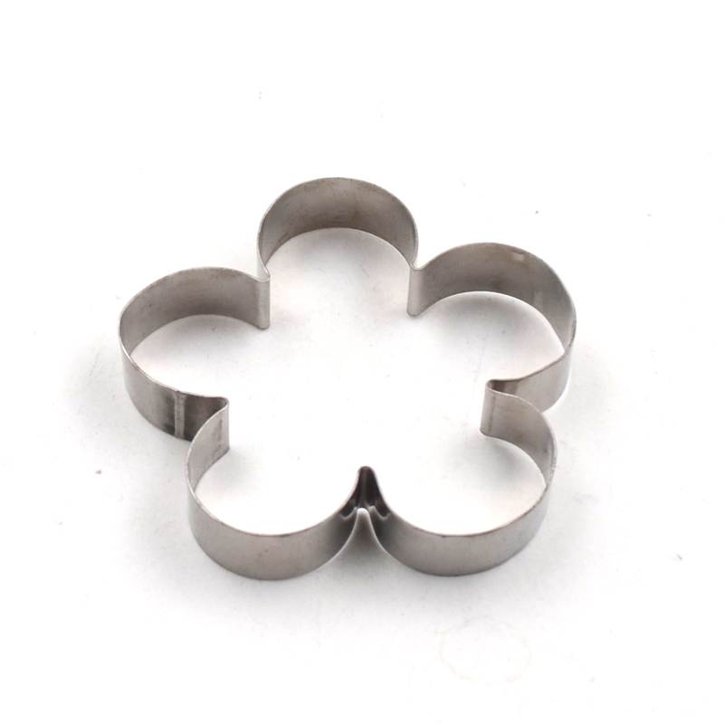 Dainty stainless steel cookie kitchen baking mold with cute little flowers and stars