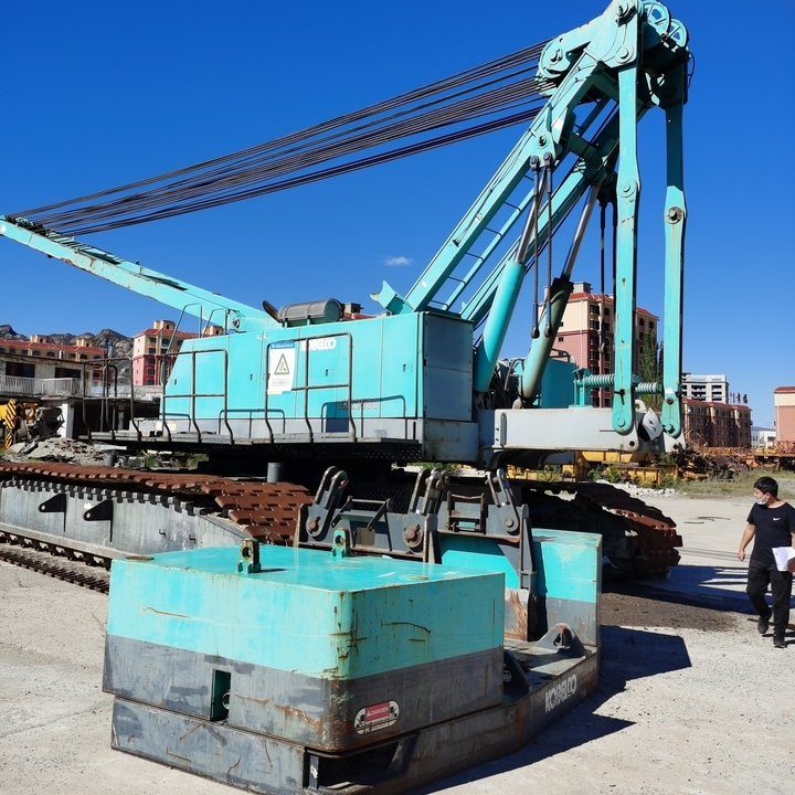 Б/у KOBELCO гусеничный CRANE-CKE2500