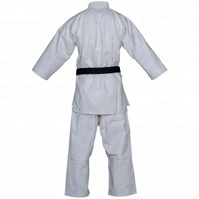 Белое кимоно каратэ Kumite WKF