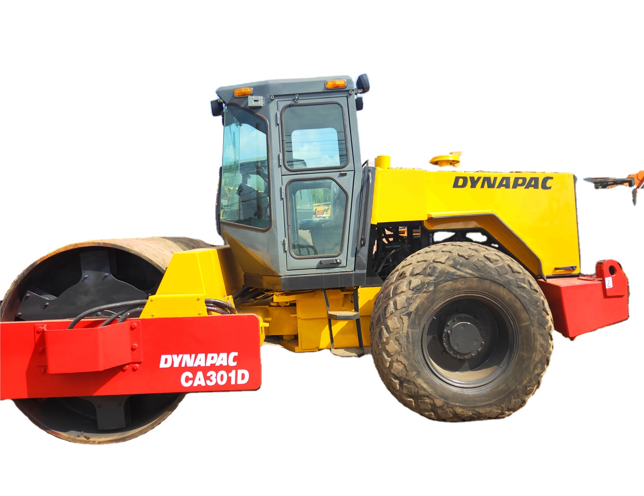 Second hand Dyna'pac CA301D road roller on promotion