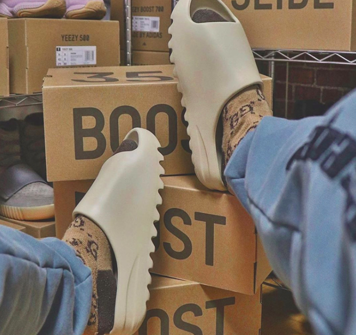 Мужские тапочки yeezy с логотипом на заказ, женские тапочки Yeezy, цветные слайды yeezy