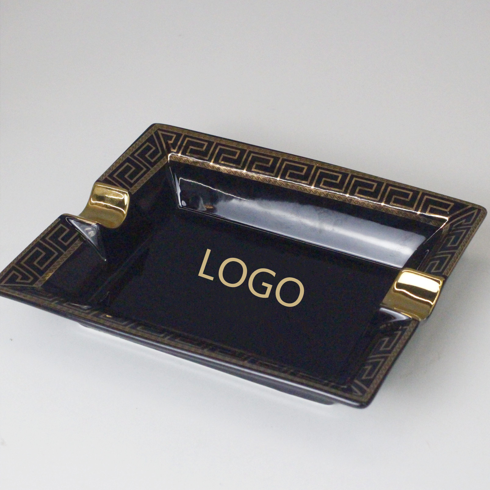 Ceramic Cigar ashtray Customized logo Luxury Black color with Gold design Cigar accessory As gift For smoking shop