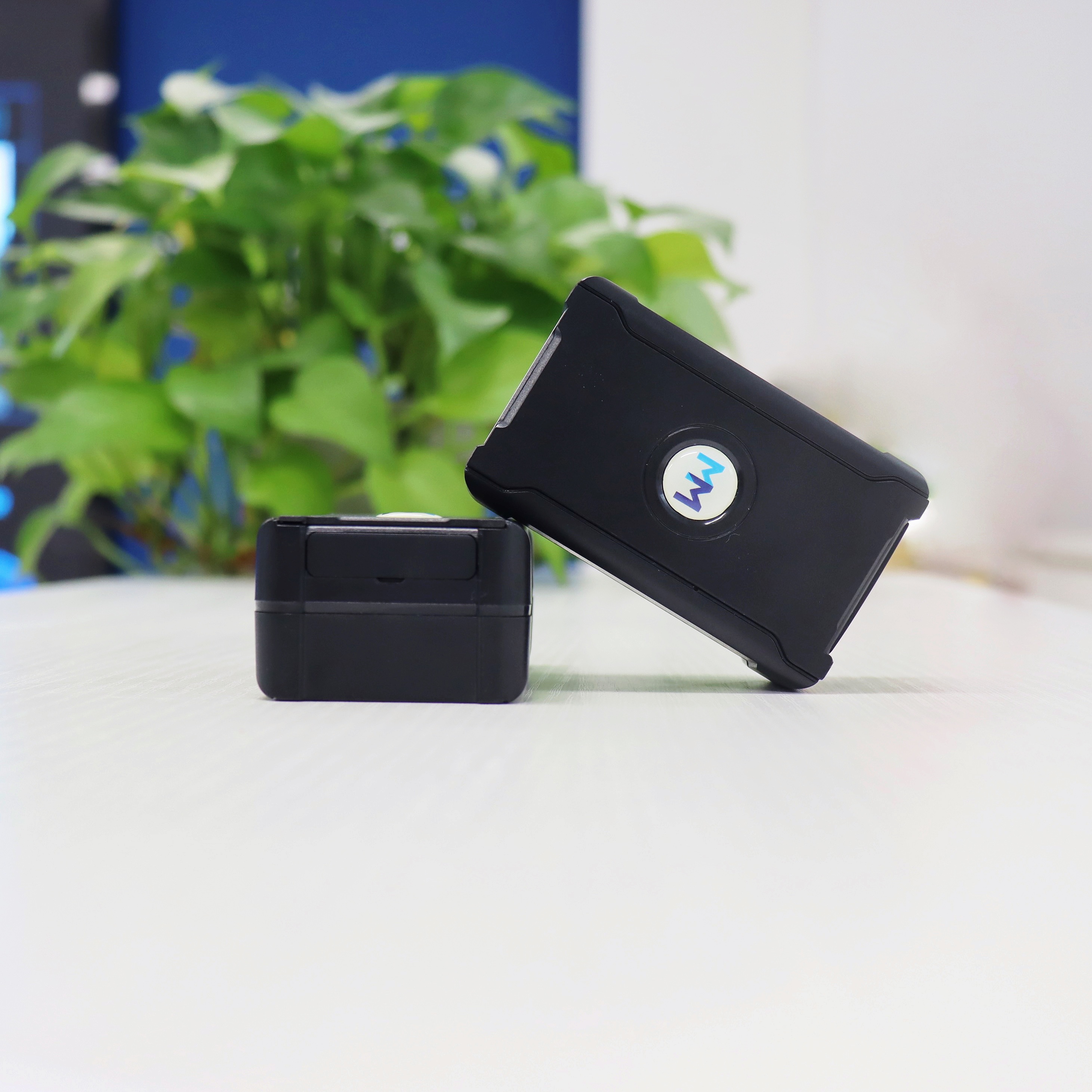 Locator Real-time Tracking Device for motocycle vehicle car tracking device gps tracker mini