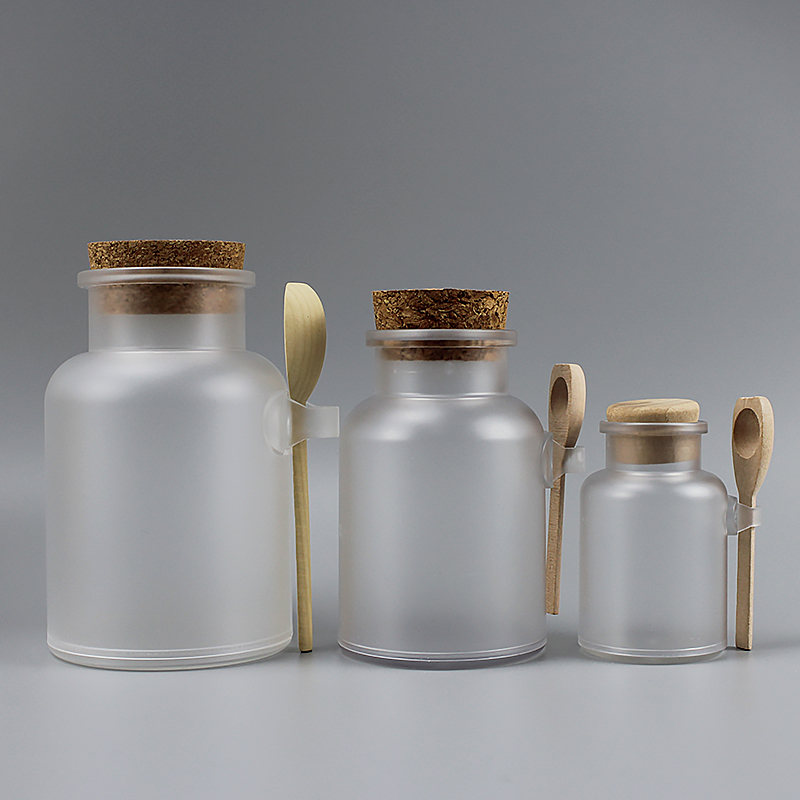 Empty Cosmetic Packaging Big Capacity Round Body Scrub Matte Plastic Jar Bath Salt Bottle With Cork Lid Spoon