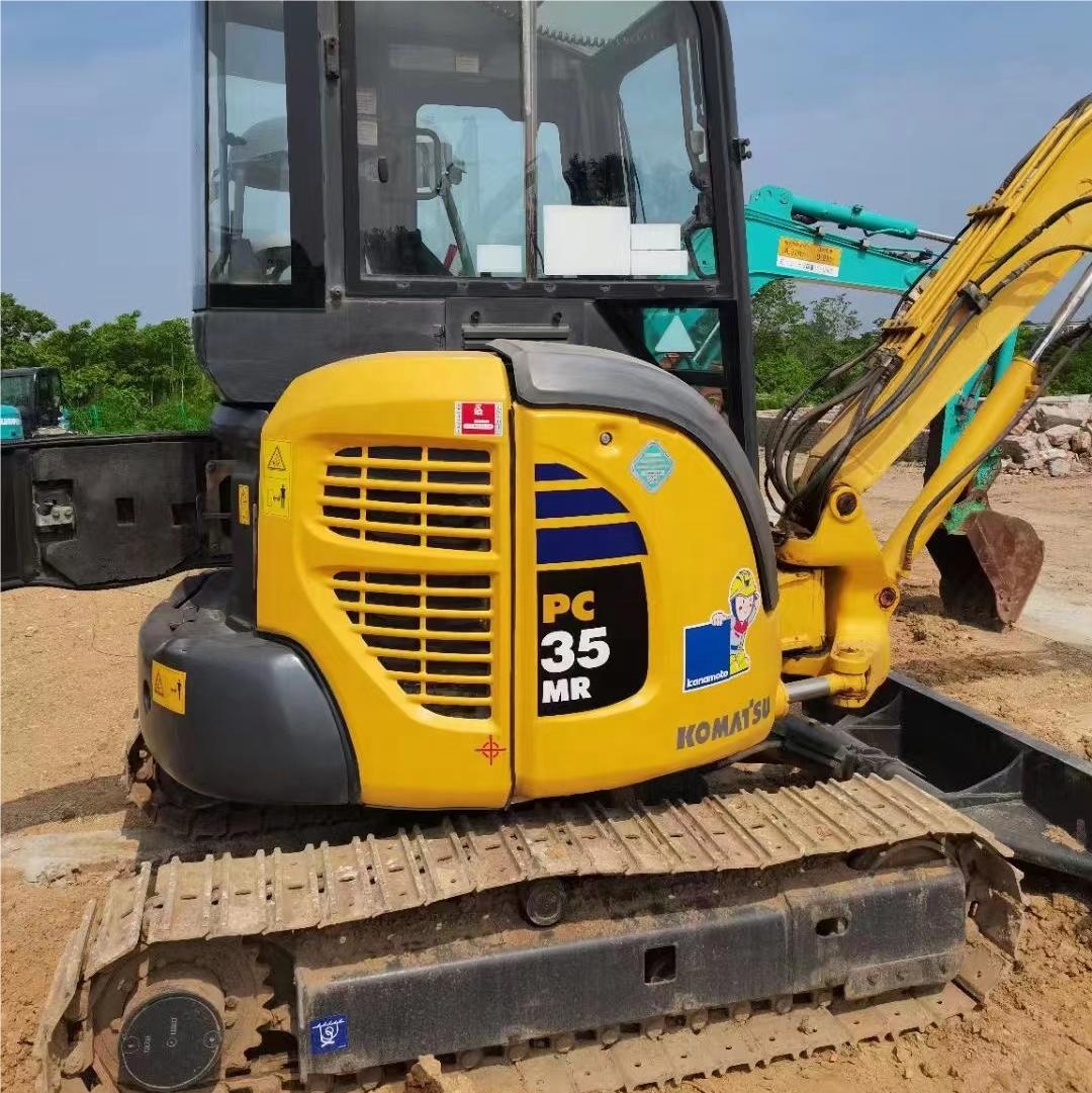 Недорогой мини-экскаватор Komatsu PC35MR в хорошем состоянии, 3 тонны