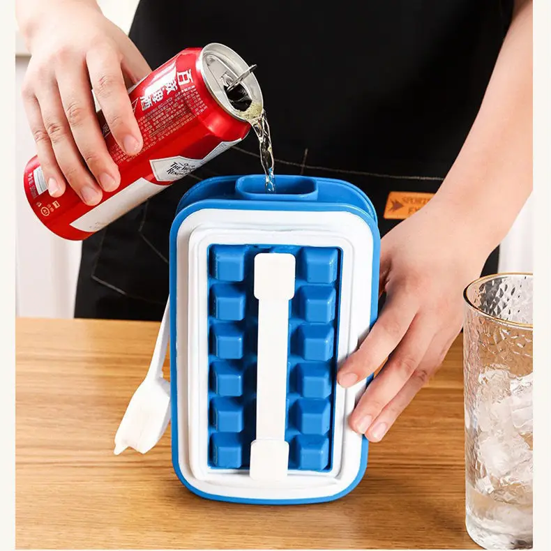 2021 New Design 2 IN 1 Ice breaker bottle , ice cube tray