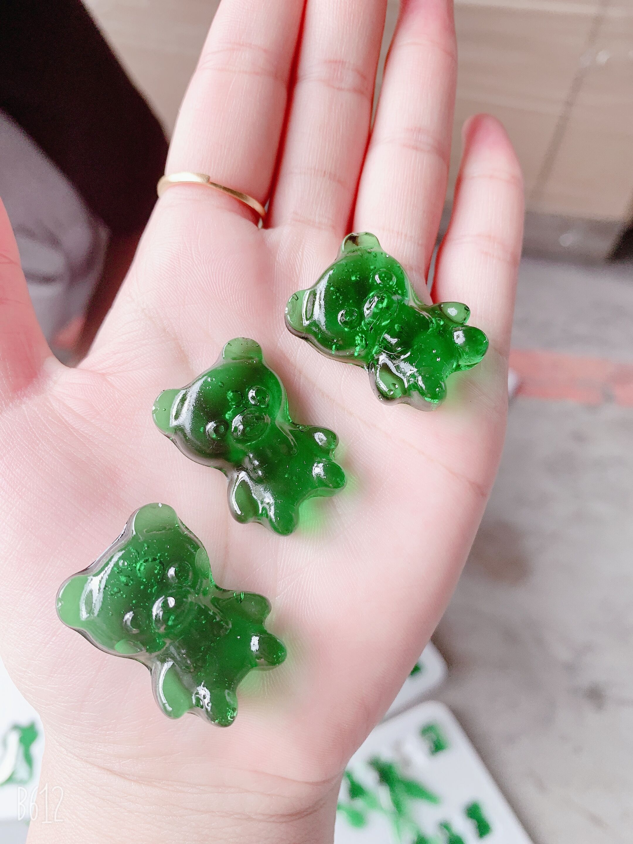 Ручная машина для внесения конфет gummy