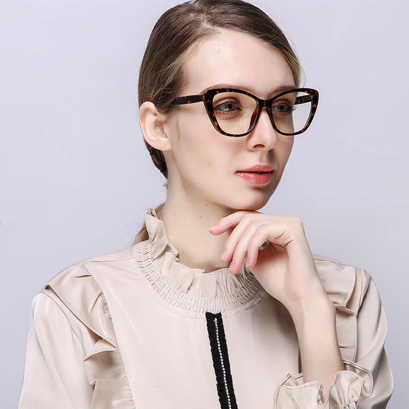 China Factory WholesaleThe Latest Fashion Hot Selling CP Eyewear Cat Eye New Model Optical Frame