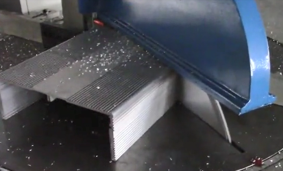 Arbitrary Angle Aluminum Profile Single Head cutting Saw machine