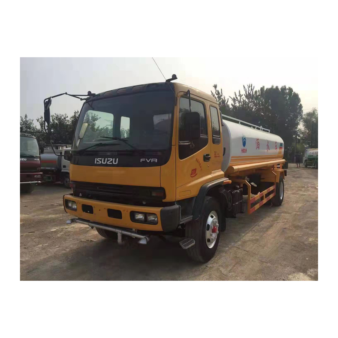5ton cbm разбрызгиватели грузовик isuzu автомобиль масляный бак в дешевой цене 371hp, сделано в Китае, isuzu топливный бак грузовика распыления для грузовиков Мерседес Бенц