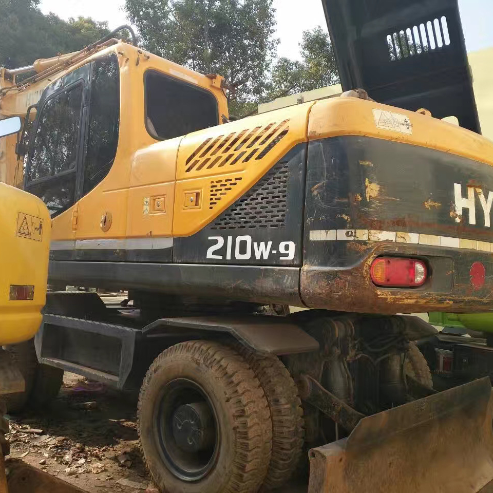 Б/у оригинальный корейский колесный экскаватор hyundai R210w