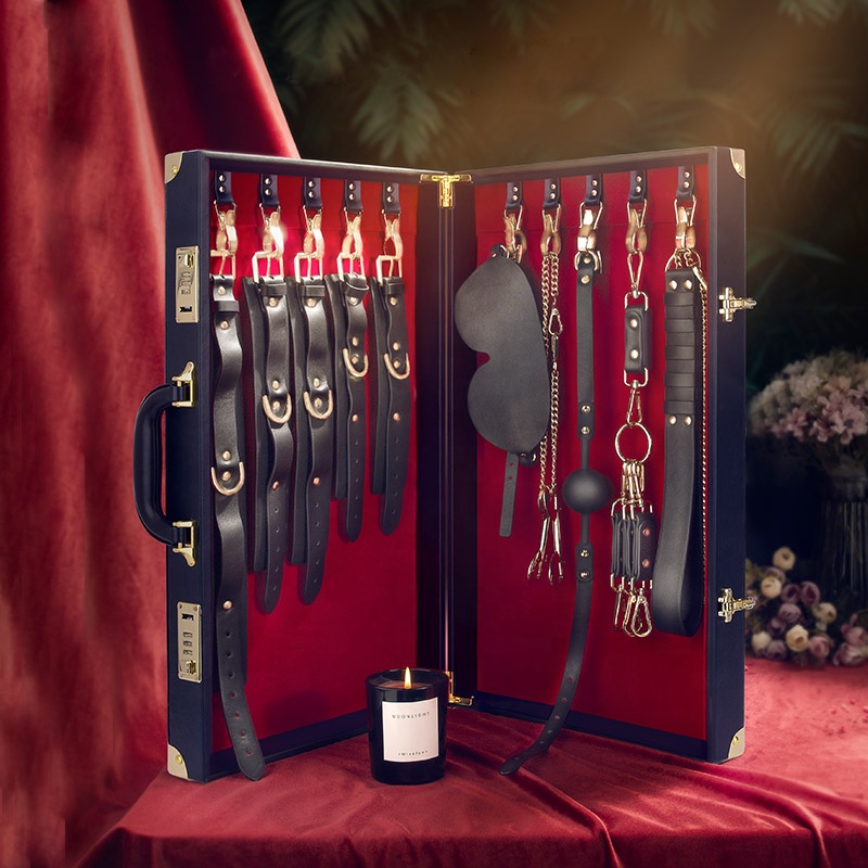 ISO BSCI factory hot sale leather bondage SM set bondage handcuffs sex toys for couples
