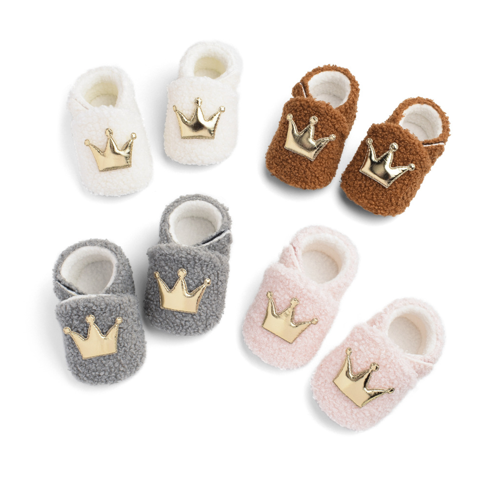 Winter furry warm indoor baby shoes newborn infant slippers crown female toddler ankle booties 4 colors wholesale