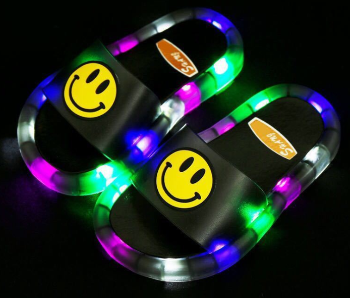 Stylish smiling face children's sandals boys and girls antiskid stalls wholesale led red luminous slippers
