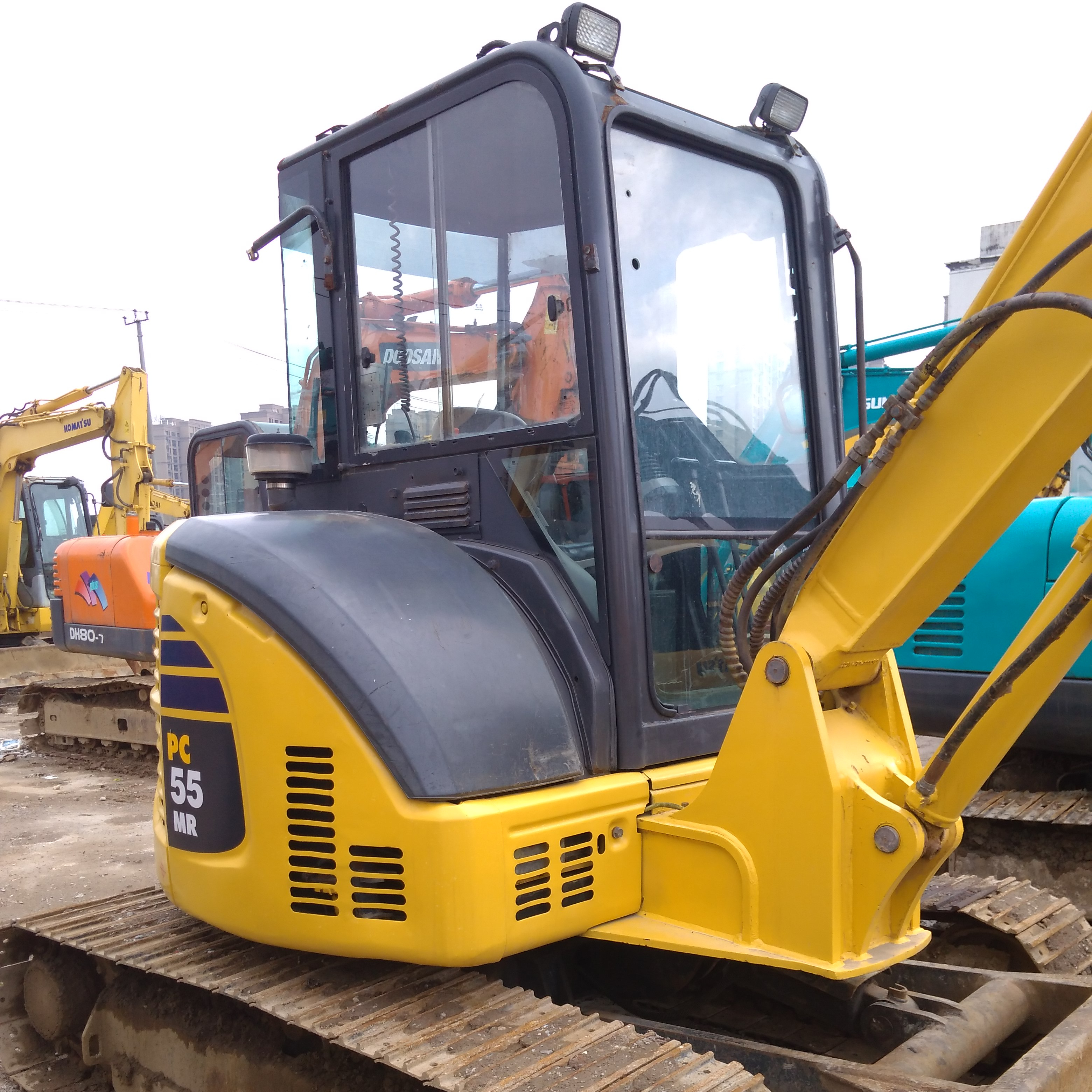 Used original Japan made Small Mini pc55mr excavator 5.5 ton Japanese original Excavator for sale
