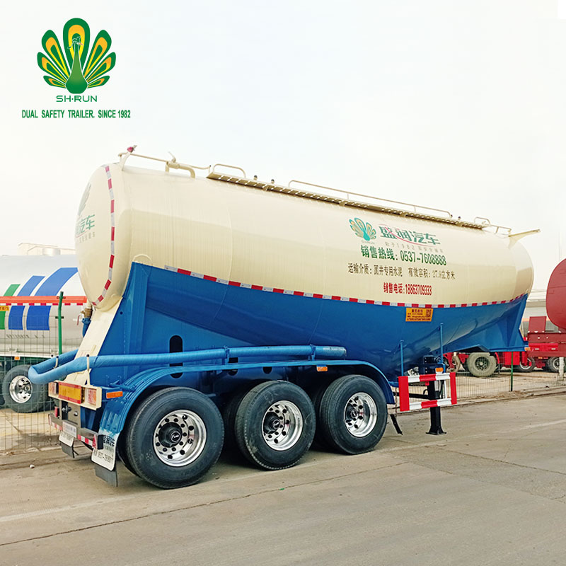 Bulker cement banana shaped 30 tons, semi trailer tanker cement Bulk in selling