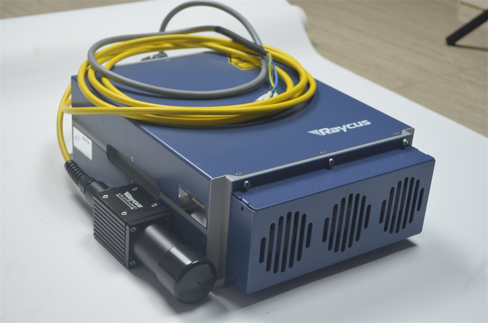 Customizable 20W 20QS Raycus Laser Source For Fiber Laser Marking Machine